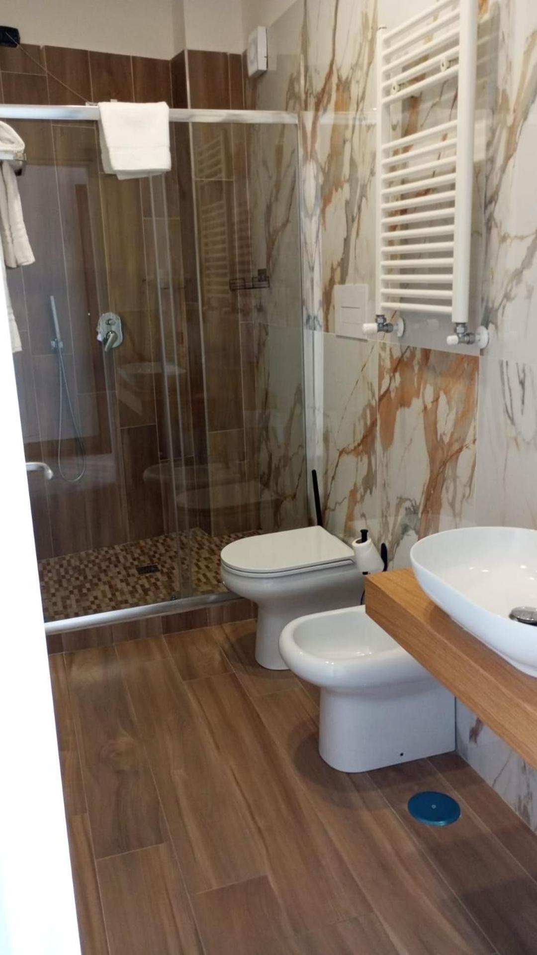 Double or Twin Room (1 Adult ),1547228359:JPEG