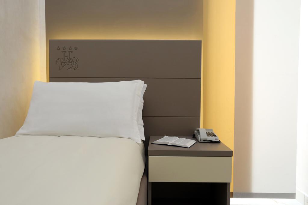 Single Room,706544380:JPEG
