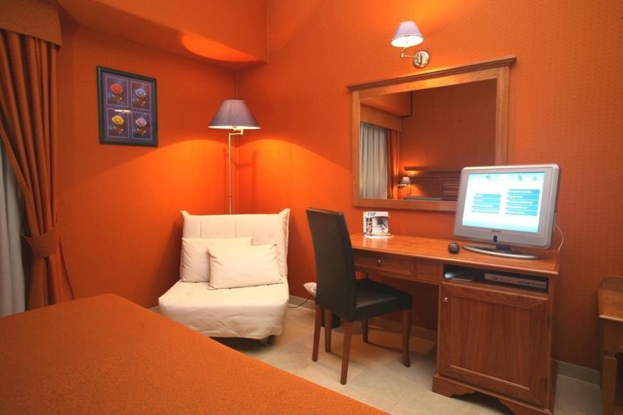 Double or Twin Room,61045153:JPEG