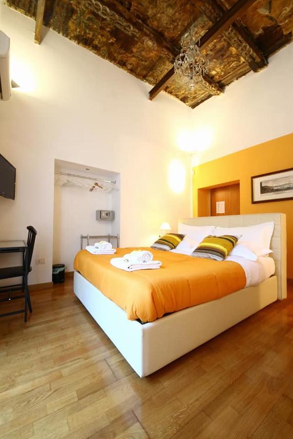 Deluxe Double Room with Balcony,641589729:JPEG