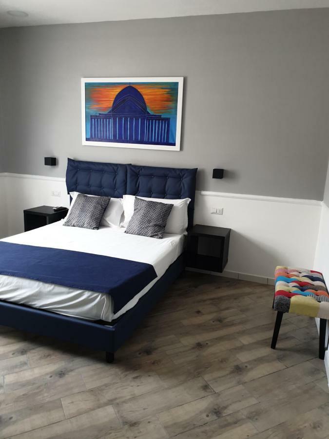 Double Room with Spa Bath,910968514:JPEG